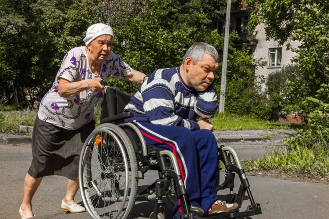 Инвалиды 1 группы казахстана. Инвалид 1 группы. Инвалид 2 группы. Инвалид ДЦП 1 группа. 1 Группа инвалидности люди.