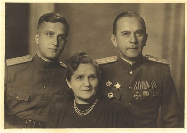 В 1944 году в СССР пытались официально узаконить Георгиевские кресты 
