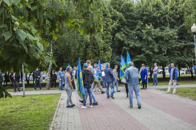 День ВДВ, фонтан и водка армия,россия