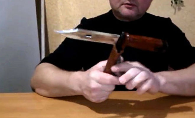 5 хитростей советского военного штык-ножа штыкнож, получить, копье, инструмента, проволочные, заграждения, перекусить, хватитА, крепление, позволяет, фиксировать, клинок, только, автоматом, прекрасно, Обычный, держится, предыдущего, которое, делается