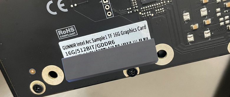 Оказывается, у Intel была игровая видеокарта с 512-битной шиной и 16 ГБ памяти. Уникальную Intel Arc A750 показали на фото