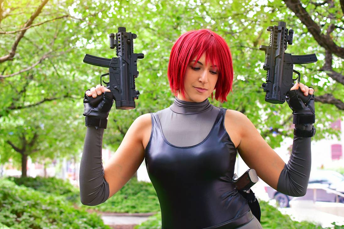 Eula cosplay. Dino crisis косплей. Косплей. Игровой косплей.