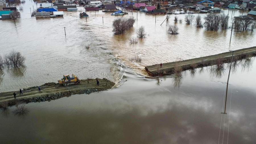 В Оренбургской области за сутки освободились от воды более 870 домов