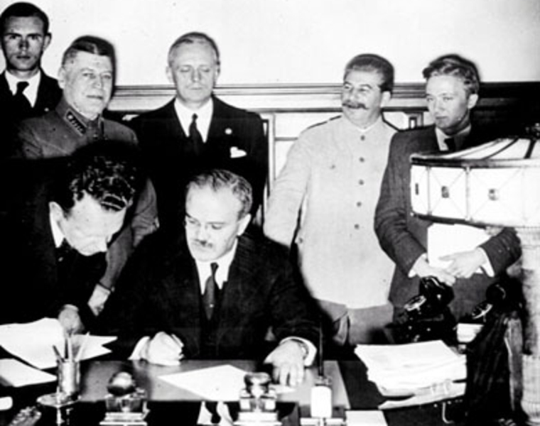 Минобороны России рассекретило документы, оправдывающие пакт Молотова — Риббентропа