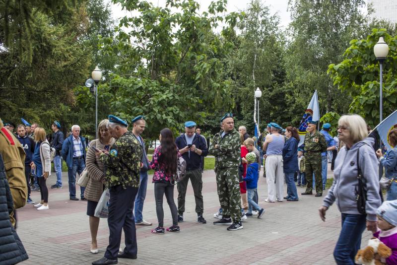 День ВДВ, фонтан и водка армия,россия