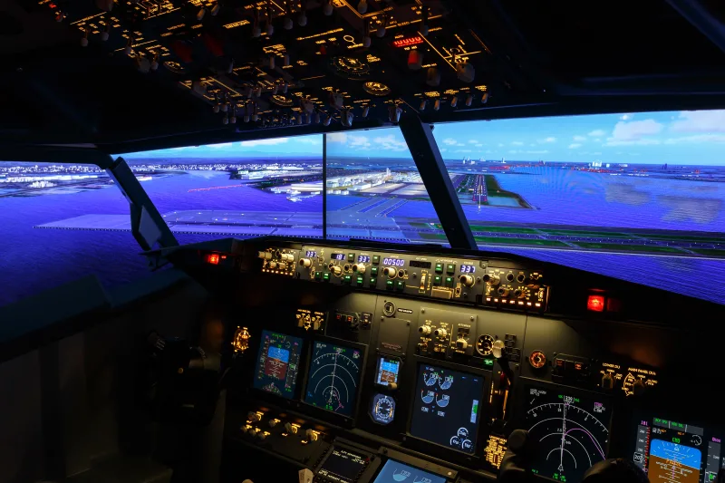 Высший пилотаж: номер в престижном отеле Токио оборудован симулятором кокпита Boeing 737-800 заграница,страны,туризм
