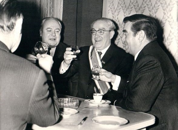 Какие инструкции были у агентов ЦРУ по спаиванию русских разведчиков