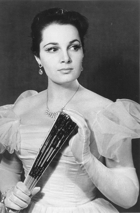 Почему Элина Быстрицкая не нашла личное счастье Почему Элина Быстрицкая не нашла личное счастье