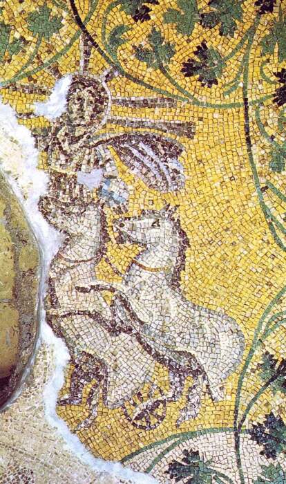 Христос как Бог Солнца, в гробнице Юлия в некрополе Ватикана, 3 век н. э. \ Фото: flickr.com.