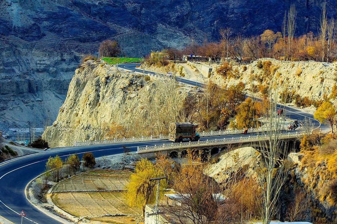 Начало Каракорумского шоссе в Пакистане/ © discoverychannel.ru