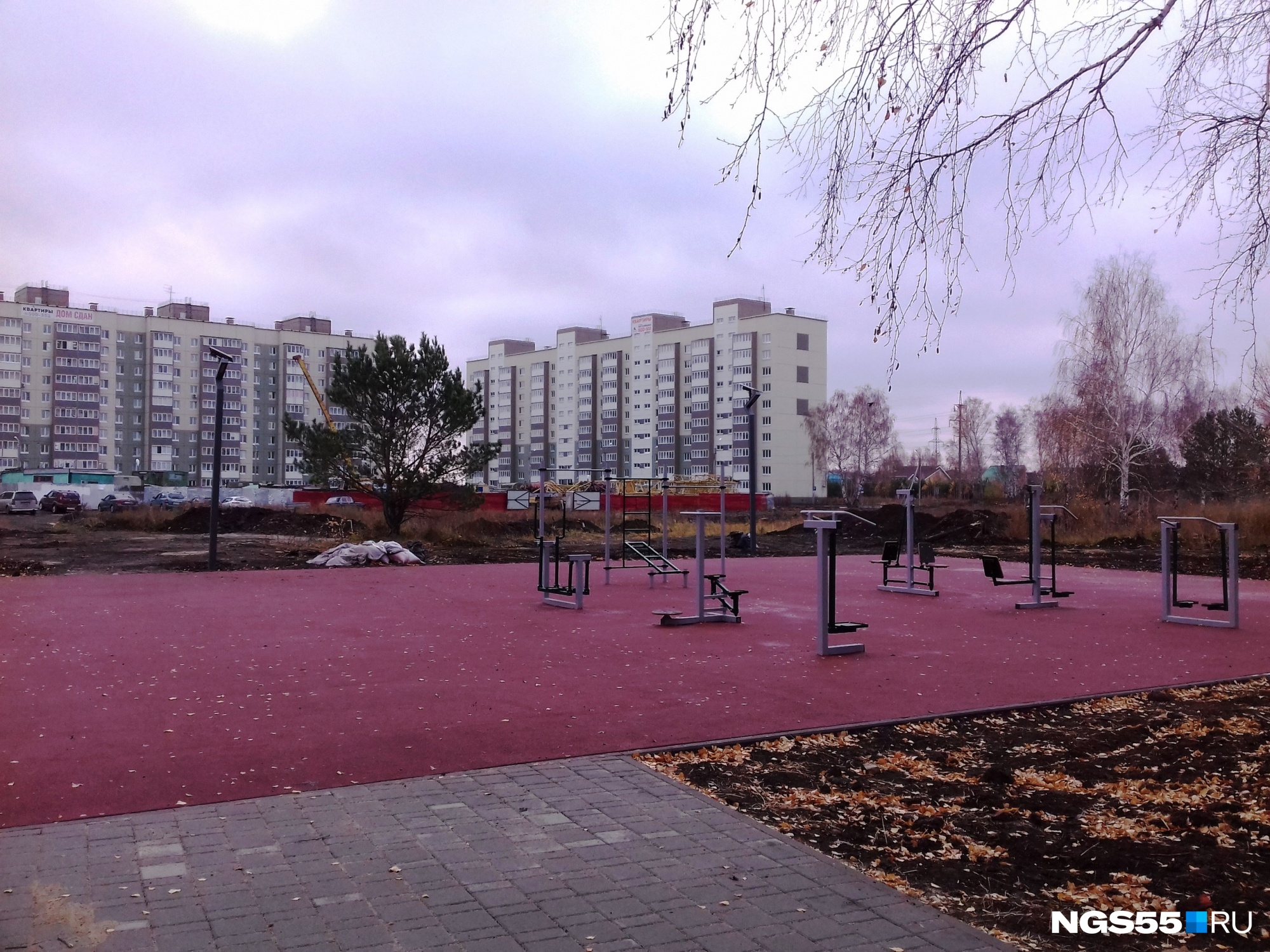 Омск московка 2. Сквер на новой Московке в Омске. Парк на Московке 2 Омск. Сквер на труда Омск. Фонтан на Московке 2.