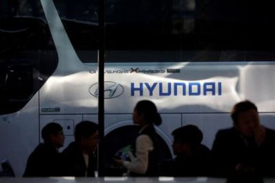 FILE PHOTO: The logo of Hyundai Motors is seen at the company's headquarters in Seoul, South Korea, March 22, 2019. REUTERS/Kim Hong-Ji