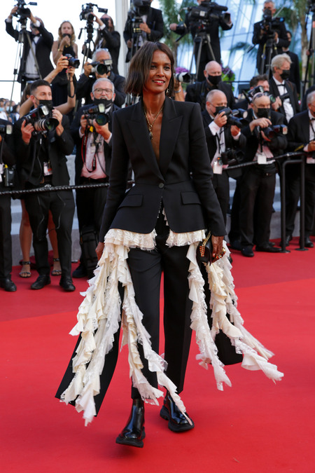 Шэрон Стоун с сыном, Тильда Суинтон, Розамунд Пайк и другие на закрытии Каннского кинофестиваля Шэрон Стоун с сыном, Тильда Суинтон, Розамунд Пайк и другие на закрытии Каннского кинофестиваля Звезды,Красная дорожка