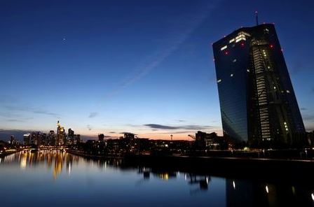 Штаб-квартира ЕЦБ во Франкфурте-на-Майне, Германия, 28 апреля 2020 года. REUTERS/Kai Pfaffenbach