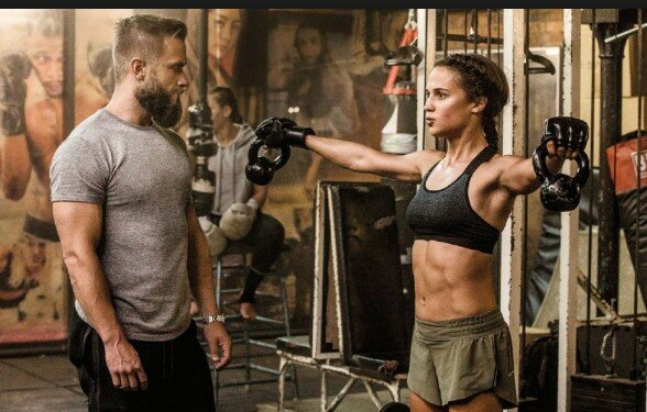 Звездные красотки, сбивавшие кулаки ради роли 