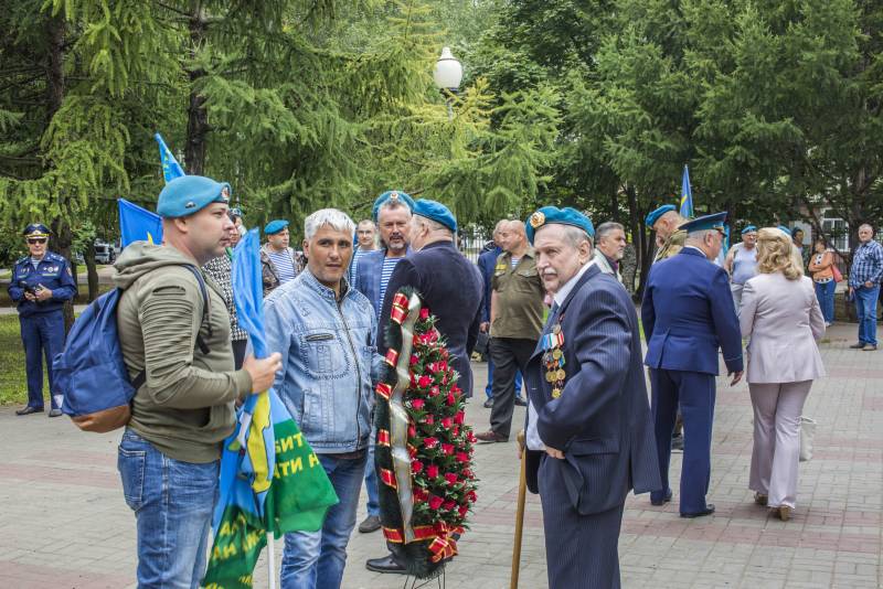 День ВДВ, фонтан и водка армия,россия