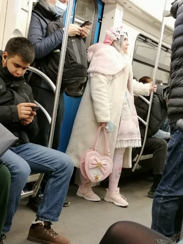 Чудаки и модники из метро 