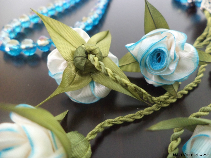 Цветы из атласных лент своими руками: мастер -классы Цветы из атласных лент своими руками: мастер -классы атласные ленты