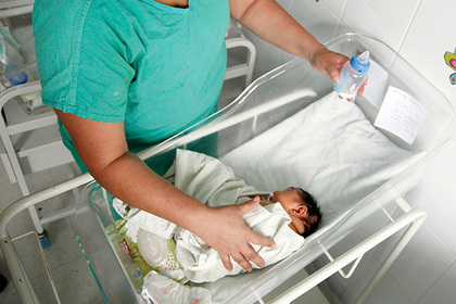 Женщина отказалась рожать посреди схваток и сослалась на свою девственность