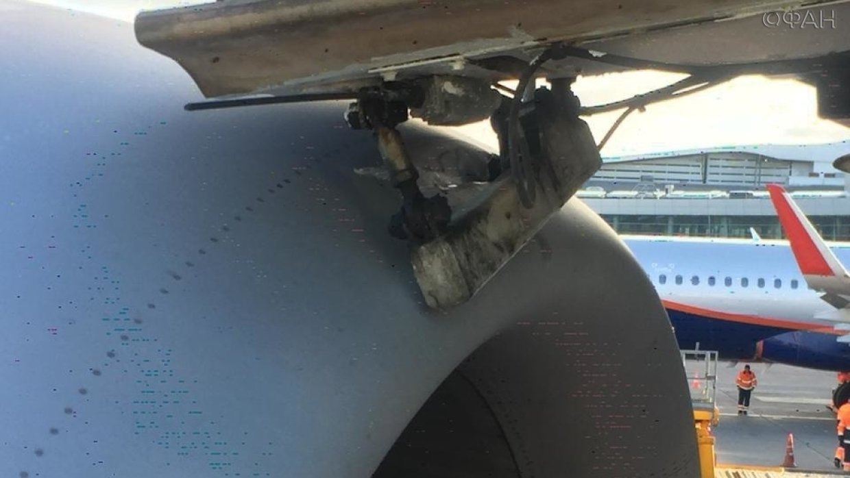 Трап врезался в пассажирский Boeing  в «Шереметьево»