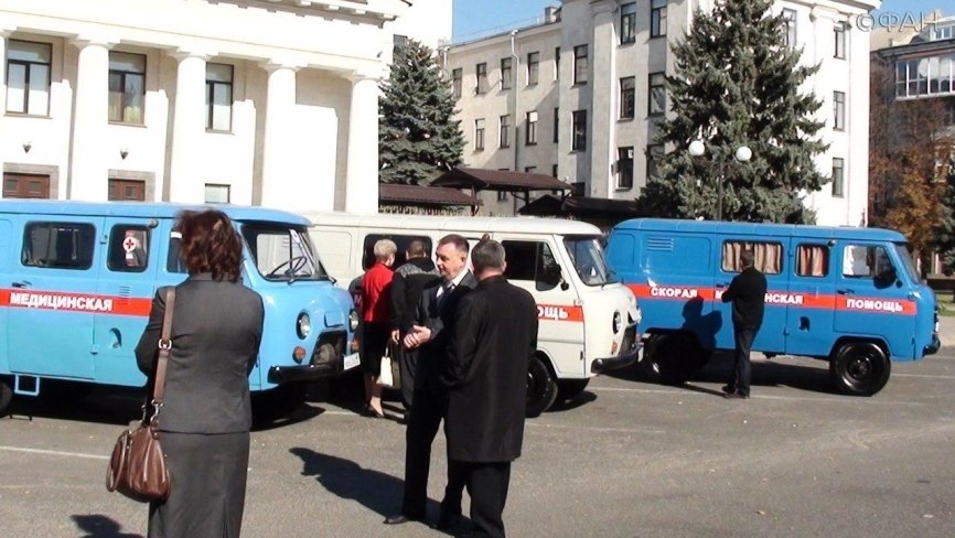 Донбасс сегодня: в ЛНР обеспечили машинами скорой помощи прифронтовые больницы