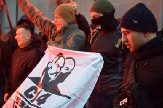 «Протестующие патриоты»: в Киеве признали, что СБУ «крышует» украинских националистов