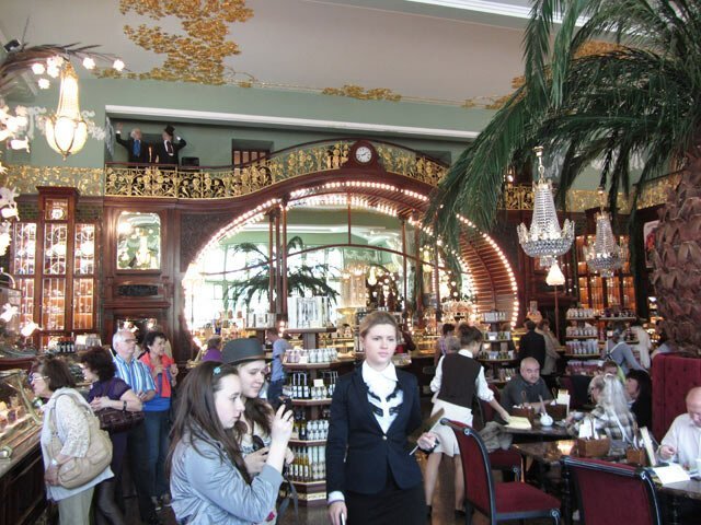 Таких только к расстрелу! Таких только к расстрелу!