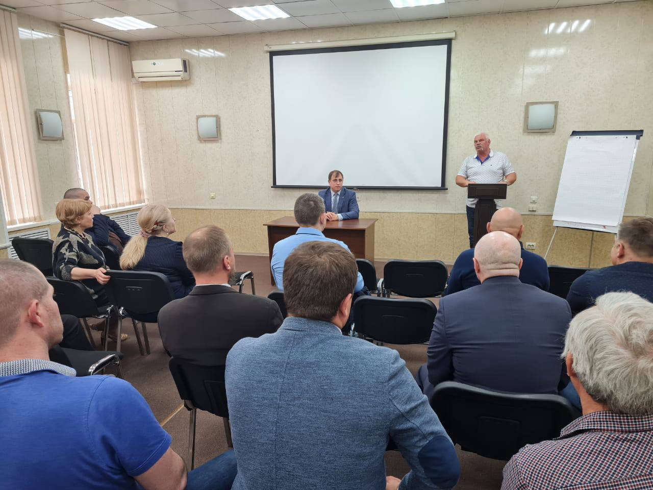 Глава СОЦПРОФ Вострецов призвал коллег усилить мониторинг соблюдения правил охраны труда