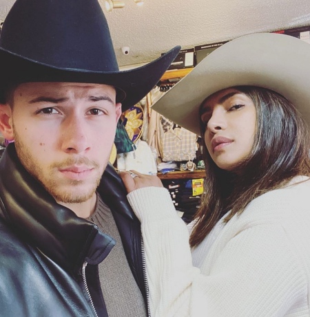 Приянка Чопра и Ник Джонас поделились новыми личными фото в честь второй годовщины знакомства Приянка Чопра и Ник Джонас поделились новыми личными фото в честь второй годовщины знакомства Звезды,Звездные пары