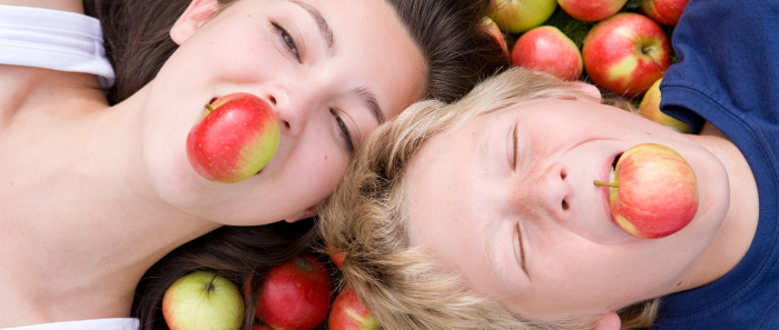 Яблоки бывают разные: сочные, зеленые, красные. Но все одинаково полезны и хороши. /Фото: img.webmd.com