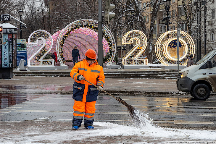 Как в Москве убирают снег