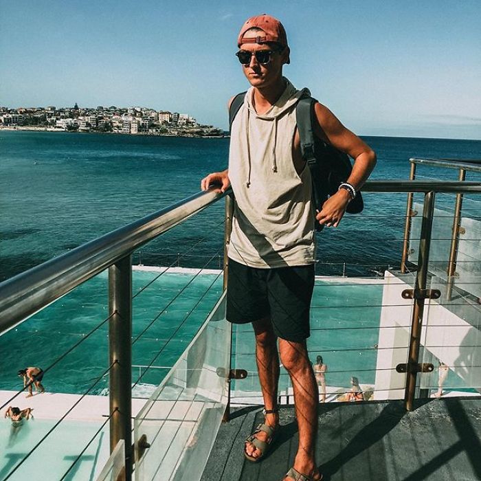 парень на фото