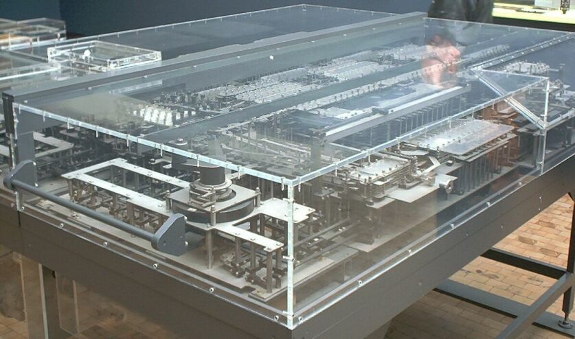 Модель вычислительной машины Z1 в Немецком техническом музее Берлина