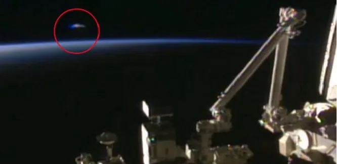20 апреля 2016 года британец Джейдон Бисон смотрел через смартфон прямую трансляцию с МКС и внезапно заметил некий объект, напоминающий космический корабль – «Тысячелетнего сокола» из «Звёздных войн». Джейдон отослал скриншот в NASA, но ответа не получил. Вероятнее всего, впрочем, «Тысячелетний сокол» был всего лишь космическим мусором, которого на орбите действительно много.