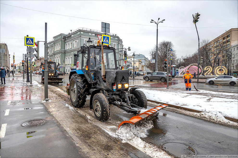 Как в Москве убирают снег