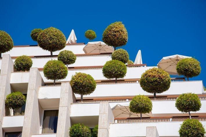 11 удивительных строений с садом на крыше