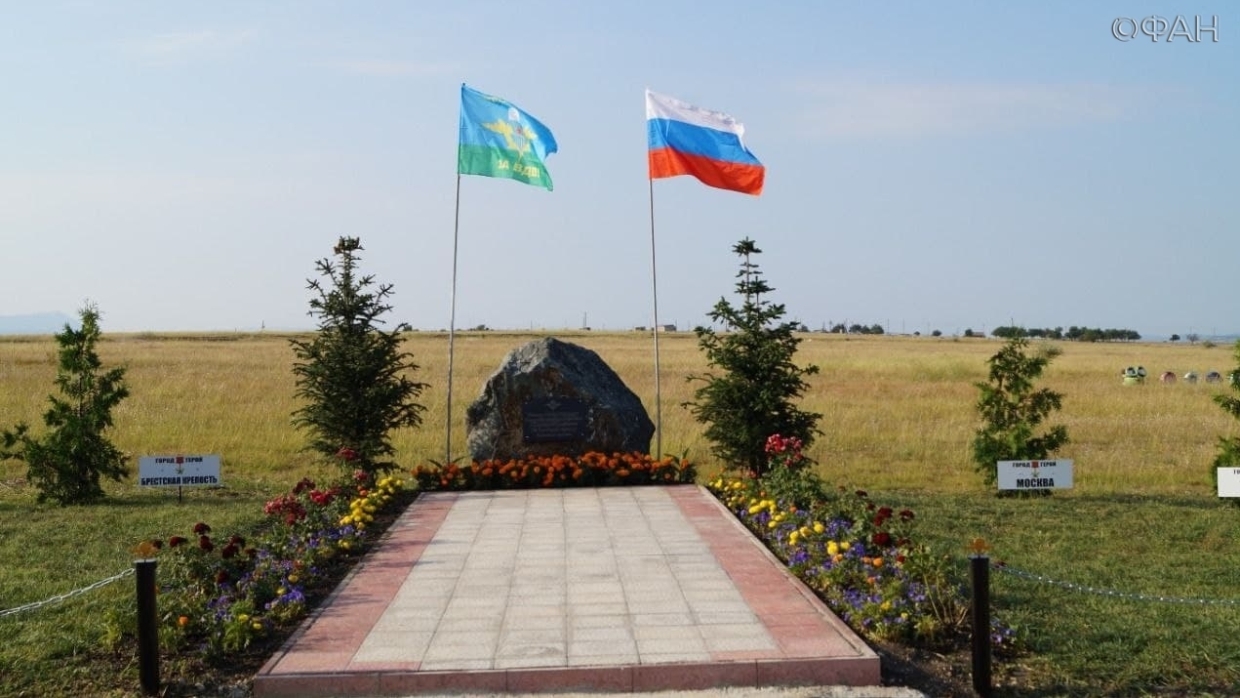 Памятник павшим в Донбассе в 2014 году крымчанам установили под Симферополем