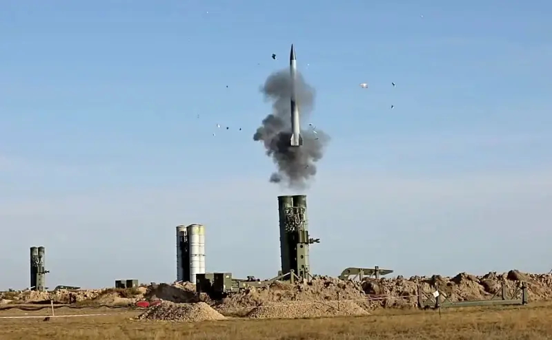 Зеленский высказался о преимуществе ВС РФ из-за огромного числа ракет С-300