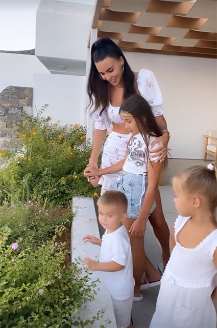 Оксана Самойлова и Джиган с детьми и Филиппом Киркоровым отдыхают в Греции Звездные пары