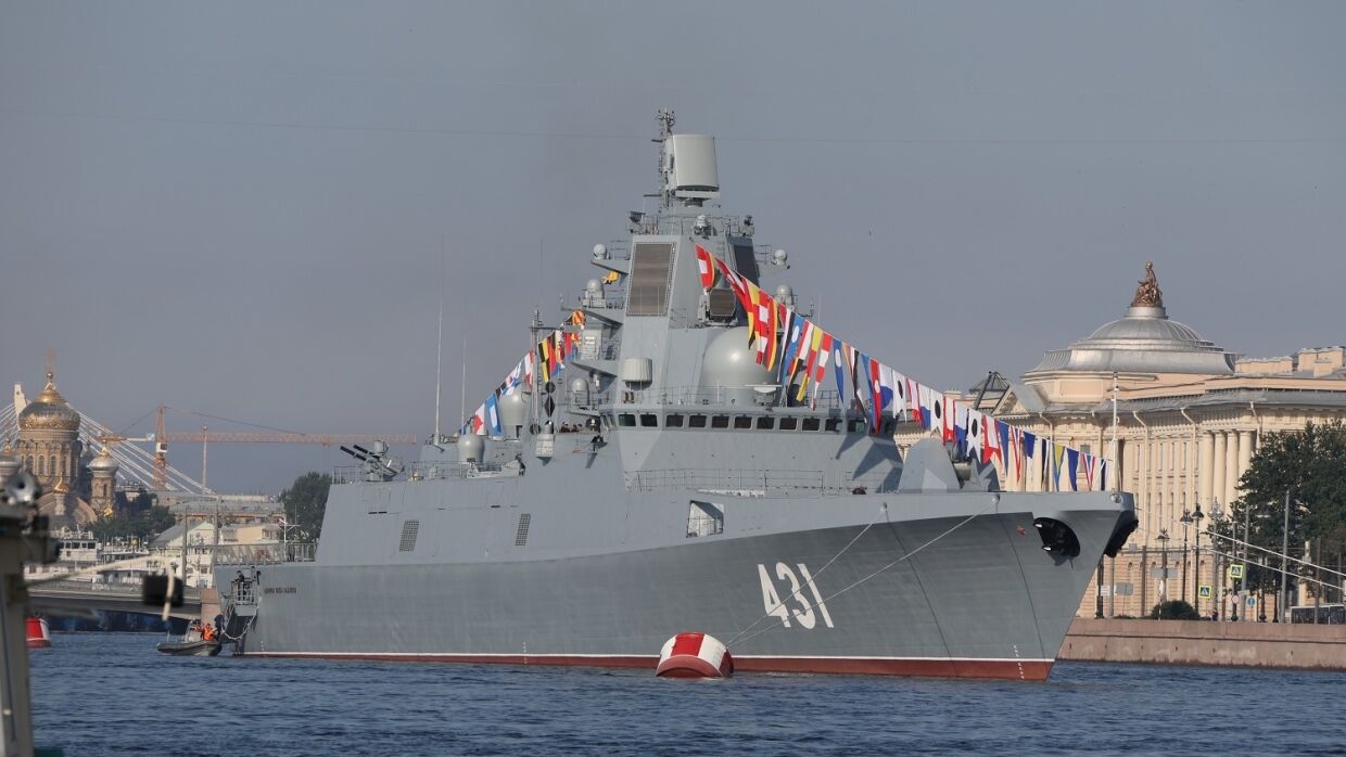День ВМФ: военно-морской парад в Петербурге и Кронштадте, парады в регионах, новинки флота