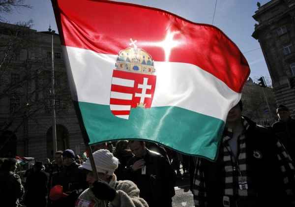 «Венгры придут и восстановят справедливость»: Будапешт не оставляет Киеву шансов в Закарпатье