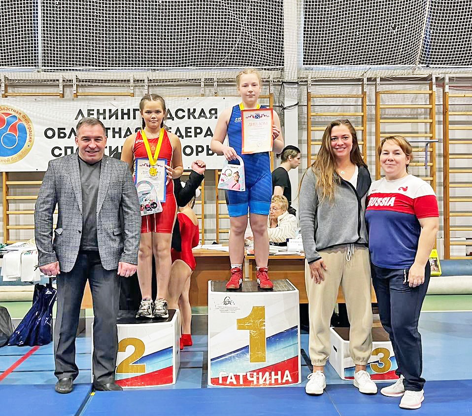 Две спортсменки из Конаковского района получили серебро в турнире «Мисс Борьба»