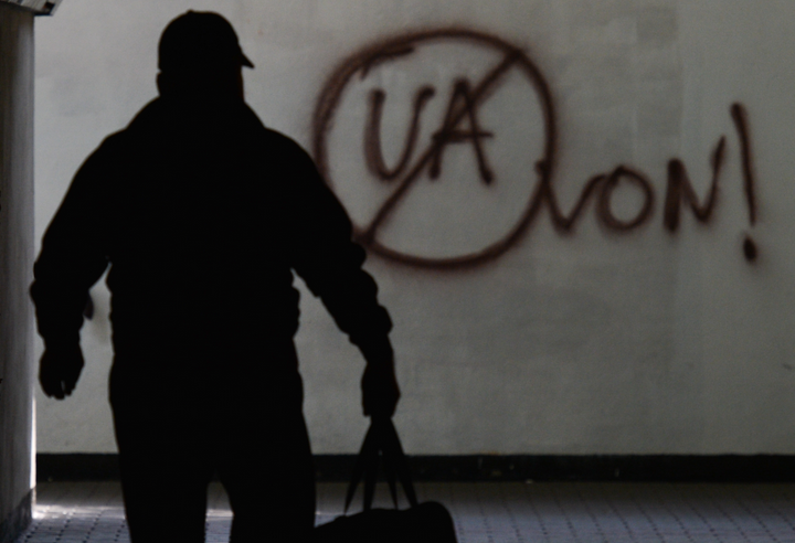 ГОЛЫЙ, В КРОВИ, НЕСЁТ ЧУШЬ. ПОРТРЕТ СРЕДНЕГО УКРАИНЦА В ПОЛЬШЕ украина