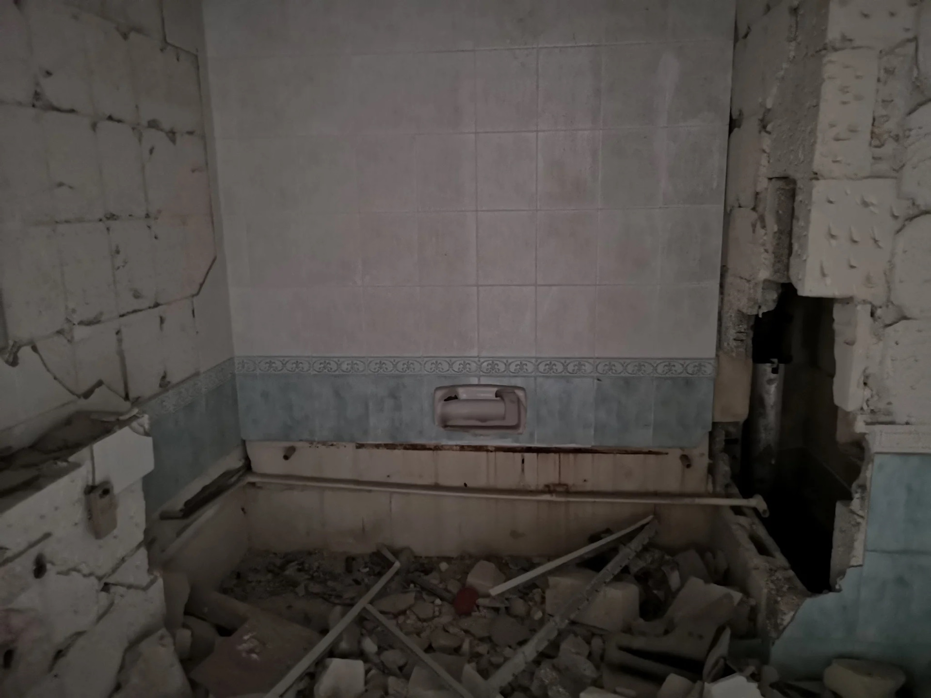 Заброшенный отель на Мальте с президентским люксом Каддафи Заброшенный отель на Мальте с президентским люксом Каддафи заграница,страны,туризм