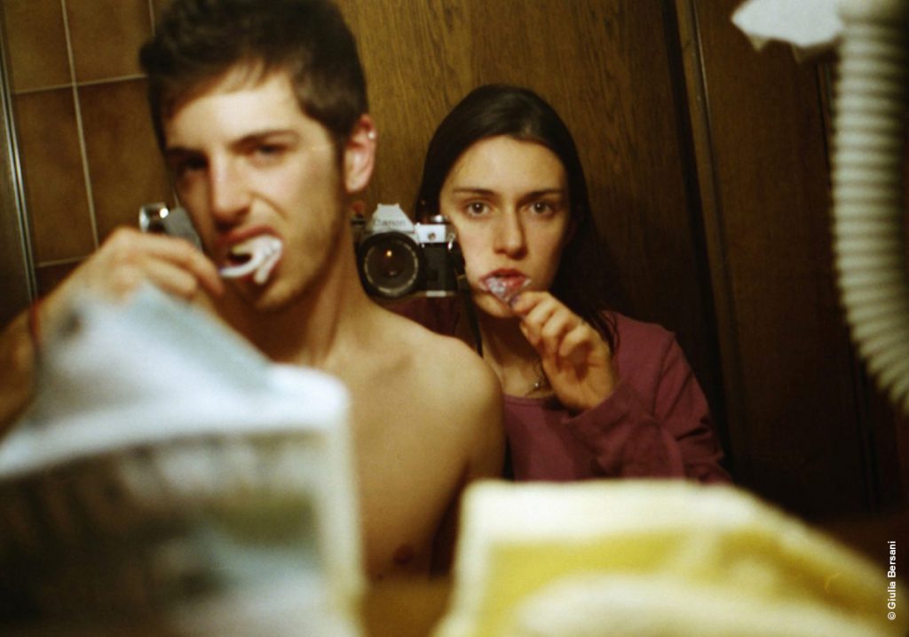 Существует ли любовь? Что нейробиологи, лингвисты, социологи, философы и психологи думают о романтической близости 