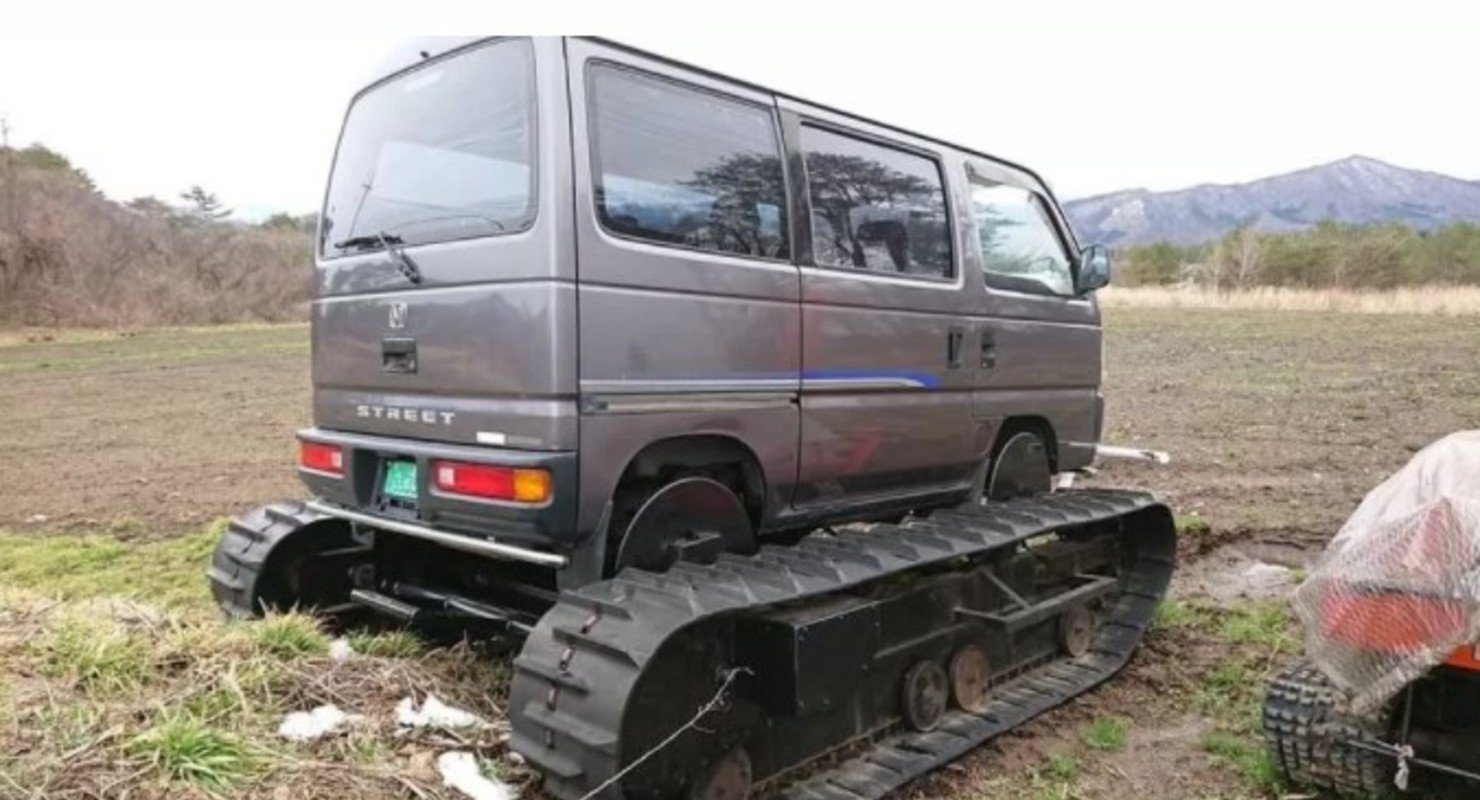 Два необычных образца Honda Acty: гусеничный и шестиколёсный вариант