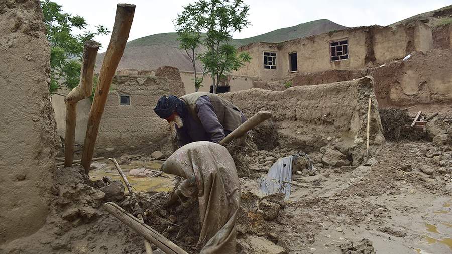 Более 300 человек погибли в результате наводнения в Афганистане