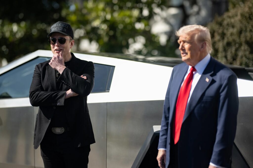 Илон Маск лично просил Трампа пересмотреть пошлины