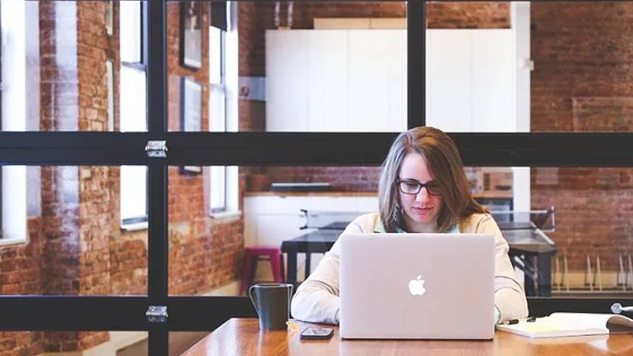 Почти половина россиян не хватает выходных на рабочей неделе