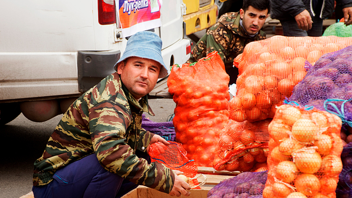 "Мигранты нас за людей уже не считают!" Россию превращают в гетто